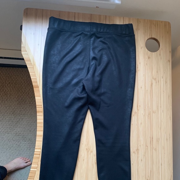 Free people faux leather leggings with ankle zip - Picture 2 of 4